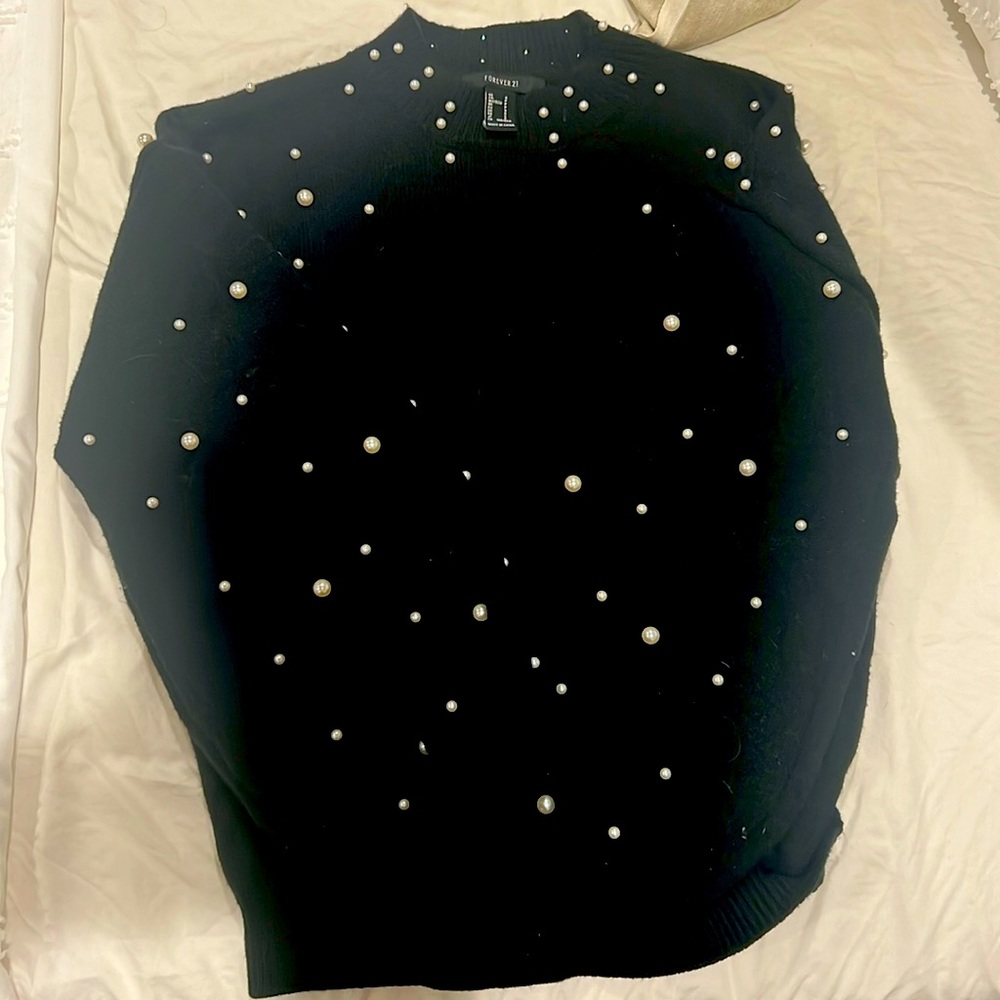 Forever, 21 black sweater with beautiful pearl detailing